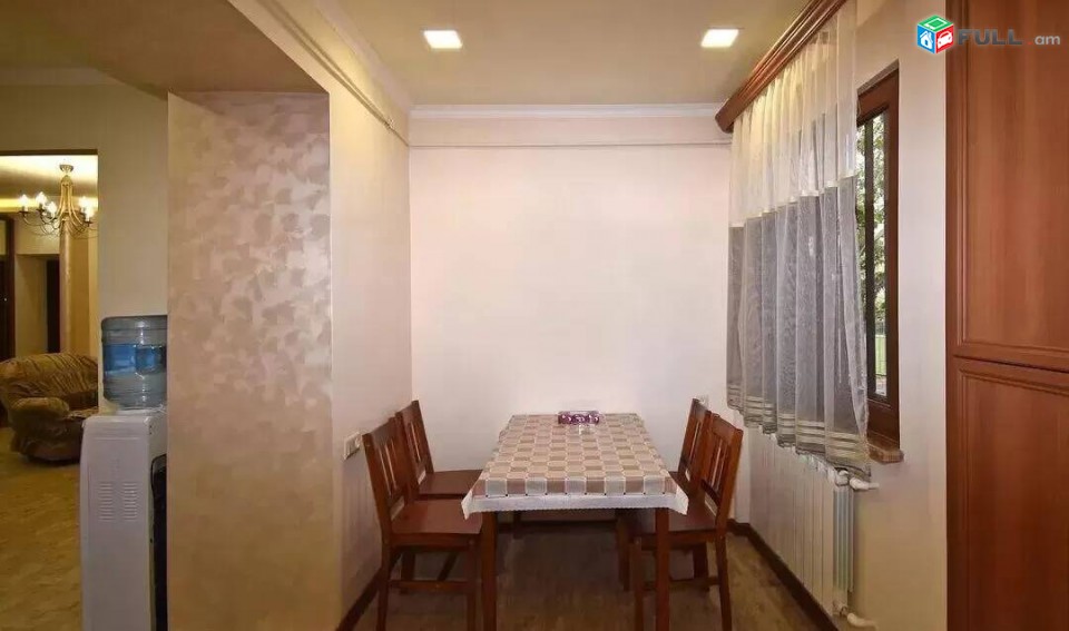 2 սենյականոց բնակարան Նալբանդյան փողոցում, 70 ք.մ., 2/7 հարկ, կապիտալ վերանորոգված, քարե շենք