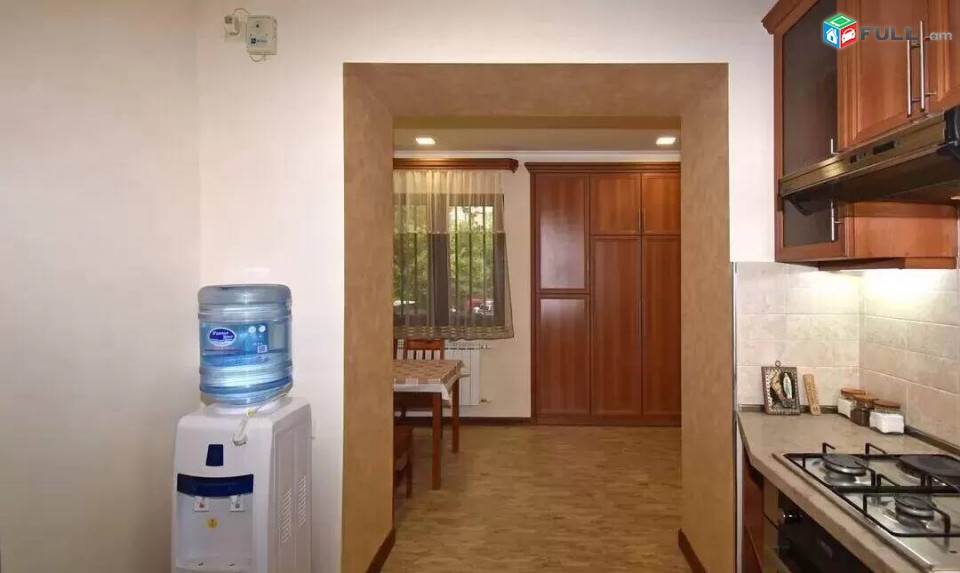 2 սենյականոց բնակարան Նալբանդյան փողոցում, 70 ք.մ., 2/7 հարկ, կապիտալ վերանորոգված, քարե շենք