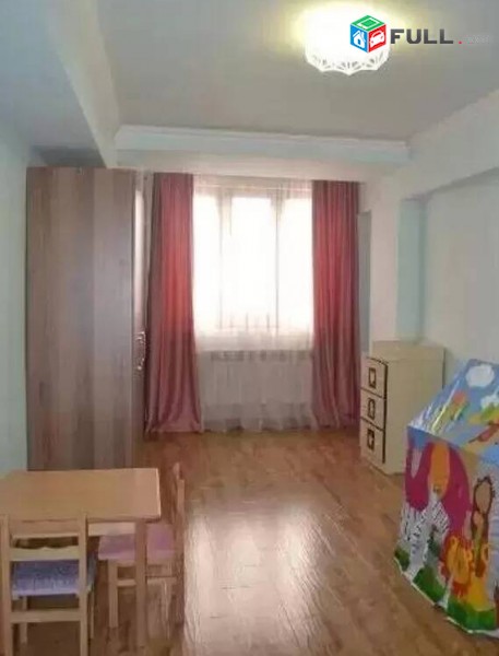 3 սեն. բնակարան նորակառույց շենքում Նար–Դոսի փողոցում, 90 ք.մ., բարձր առաստաղներ, 3/10 հարկ