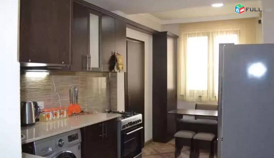 3 սեն. բնակարան նորակառույց շենքում Նար–Դոսի փողոցում, 90 ք.մ., բարձր առաստաղներ, 3/10 հարկ