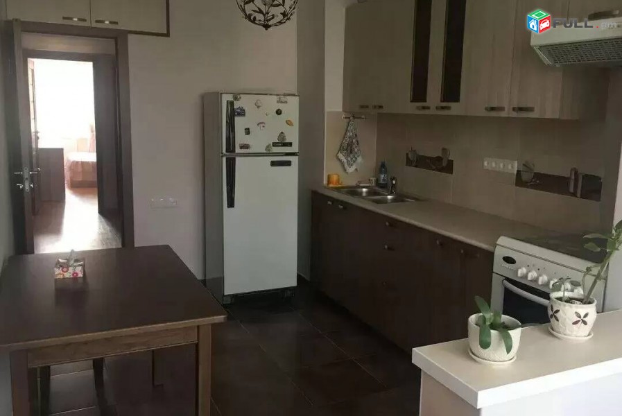 2 սեն. բնակարան Վարդանանց փողոցում, 50 ք.մ., 4/10 հարկ, կապիտալ վերանորոգված