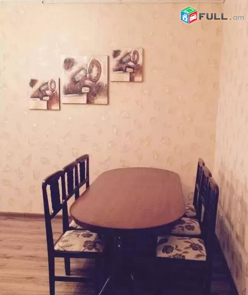 3 սեն. բնակարան Կոմիտասի պողոտայում, 80 ք.մ., 6/8 հարկ, կապիտալ վերանորոգված, քարե շենք
