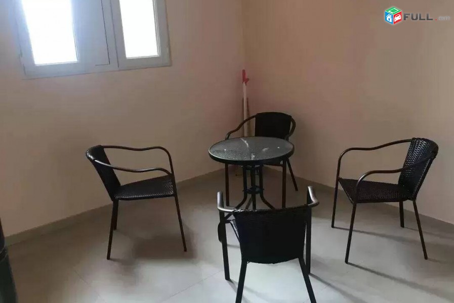 2 սեն. բն. Ազատության պողոտայում, 46 ք.մ., 2/16 հարկ, կապիտալ վերանորոգված