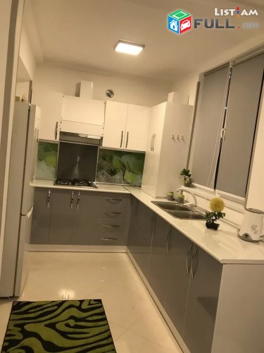 Կոդ 99170 Վարձով է տրվում 3 սենյականոց բն. Շինարարներ փողոցում
