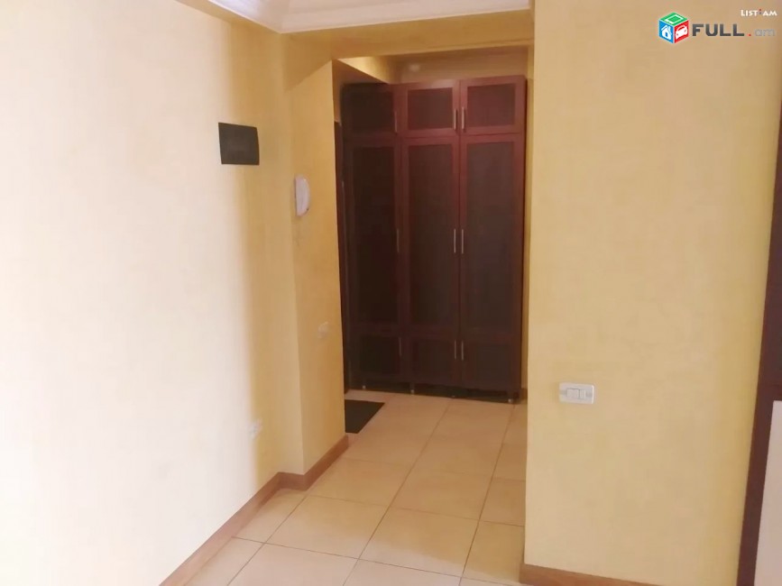 Կոդ 45583 Մաշտոցի պողոտա Օպերայի մոտ 3 սենյակ