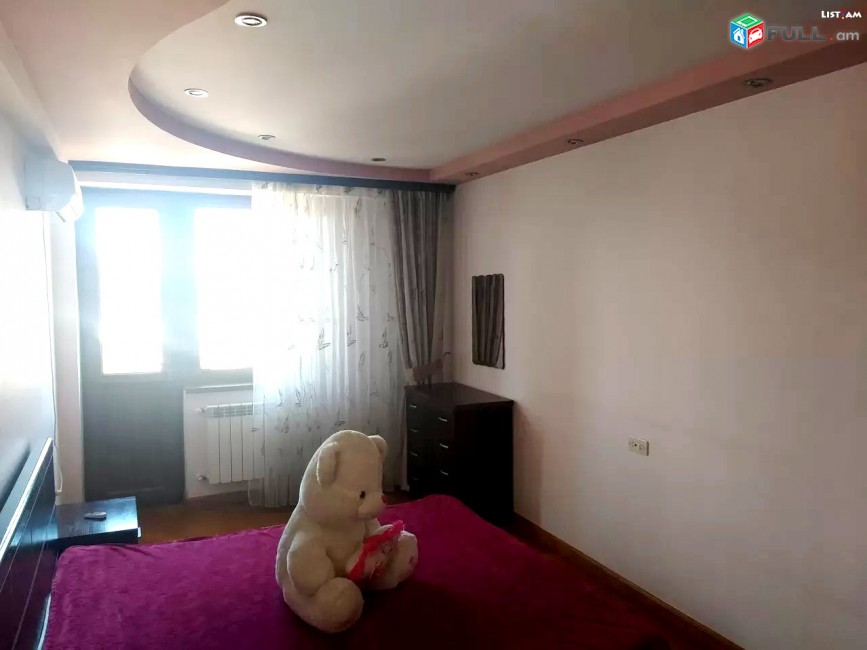 Կոդ 45583 Մաշտոցի պողոտա Օպերայի մոտ 3 սենյակ