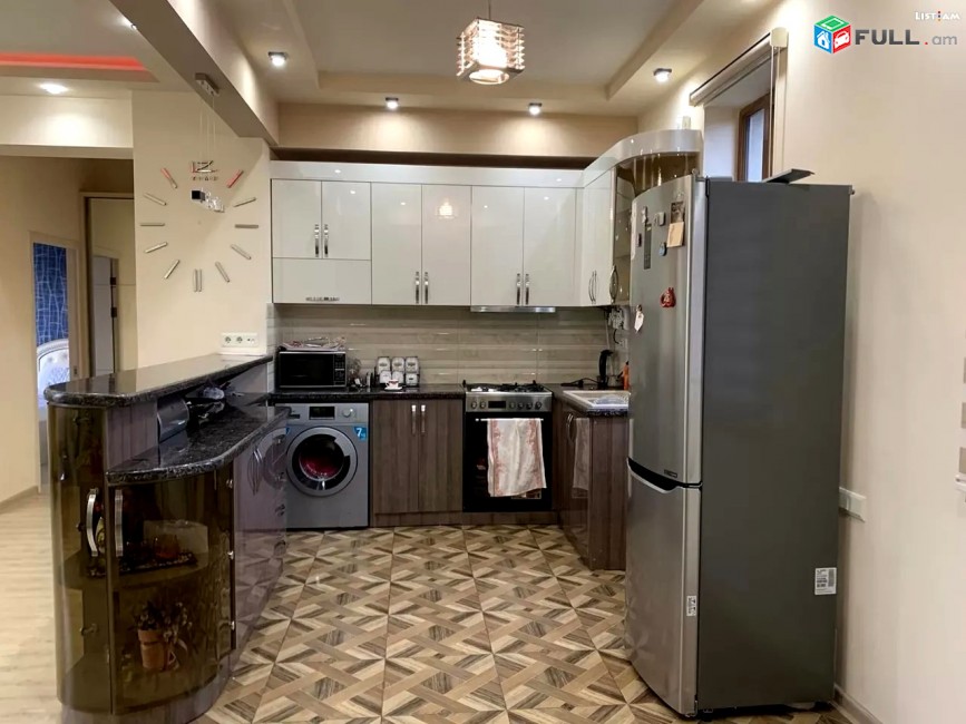 Կոդ 45592  Զեյթուն, Պարույր Սևակի փողոց 3 սենյականոց բն