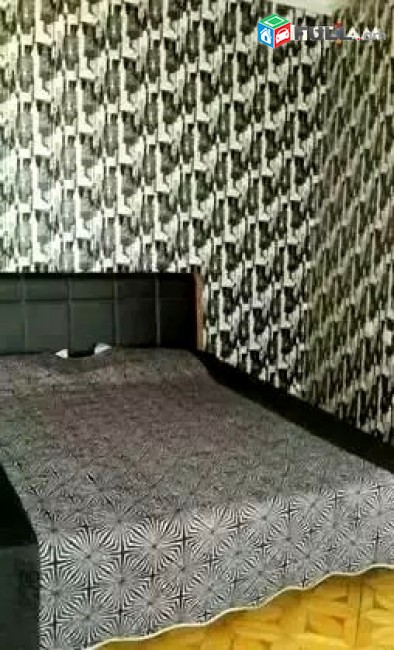 Կոդ 45674  առանձնատուն 7 սենյականոց  Կենտրոնում՝ Պարոնյան փողոցում: