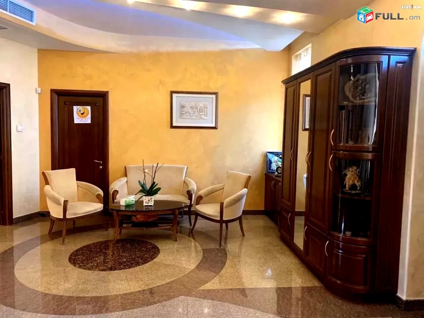 Կոդ 45812 Երկու հարկանի քարե տուն Աջափնյակում, 800 ք.մ., 3 սանհանգույց, կապիտալ վերանորոգված