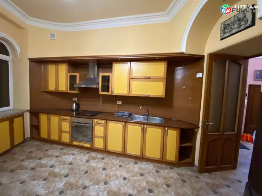 Կոդ 75519  Մոսկովյան փողոց 3 սենյականոց բն