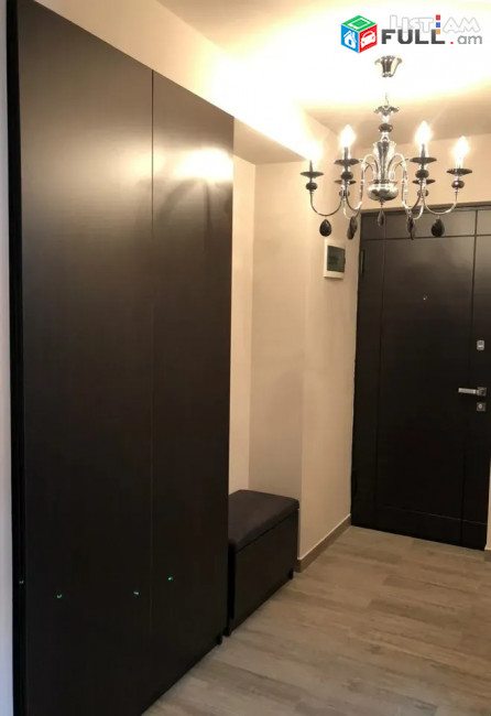 Կոդ 73470  Աբովյան փողոց 3 սենյականոց բն 