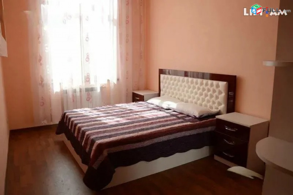 Կոդ 73483  Խորենացու փողոց 3 սենյականոց բն 