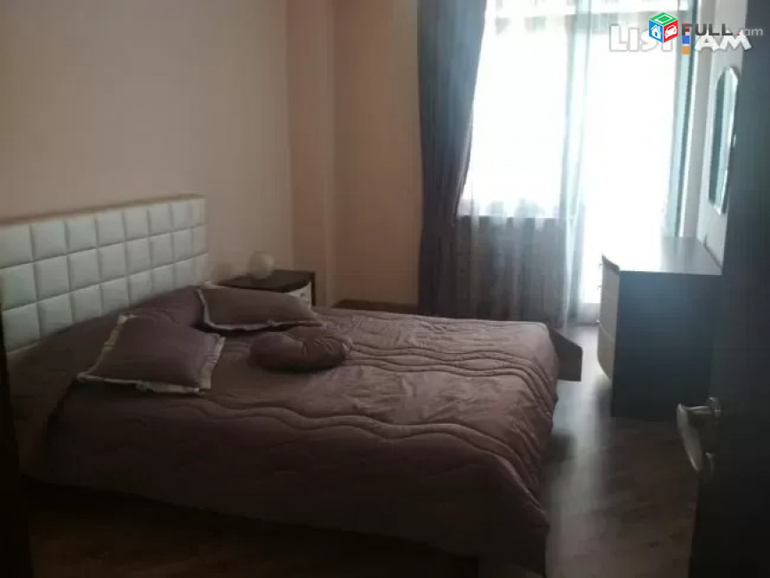 Կոդ 73499  Վարդանանց փողոց 3 սենյականոց բն 