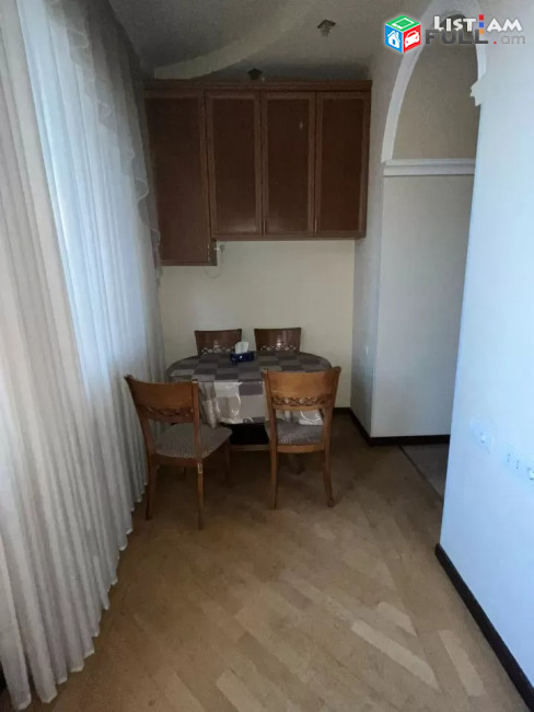 Կոդ 73569  Չարենցի փողոց 3 սենյականոց բն 