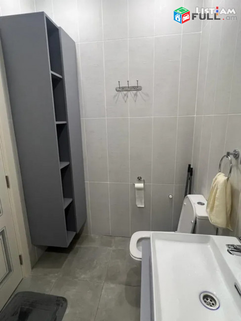 Կոդ 79808  Աբովյան փողոց 3 սենյակ