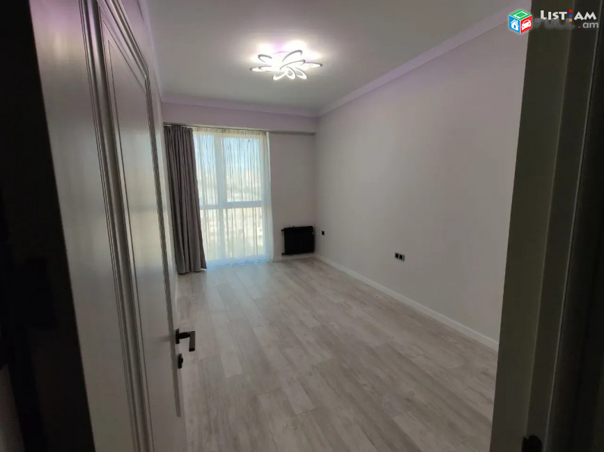Կոդ 79948  Արամ Խաչատրյան փողոց 3 սենյականոց բն 