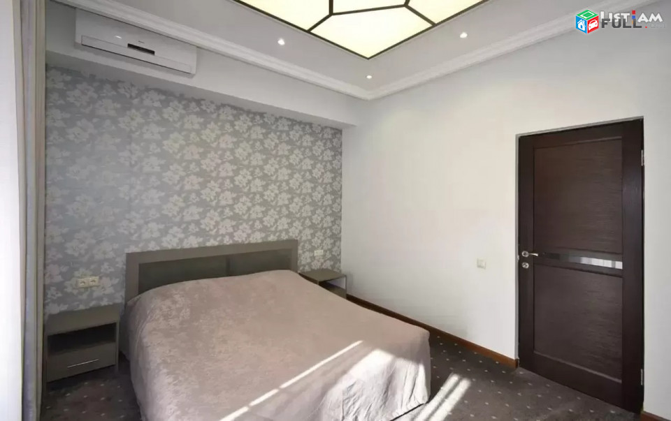 Կոդ 79952  Բուզանդի փողոց 2 սենյակ