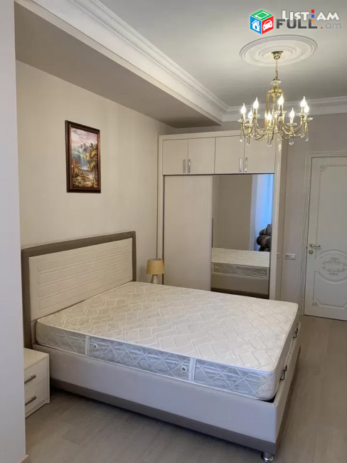Կոդ 73163  Սայաթ Նովա փողոց  4 սենյականոց բն 3 սանհանգույց