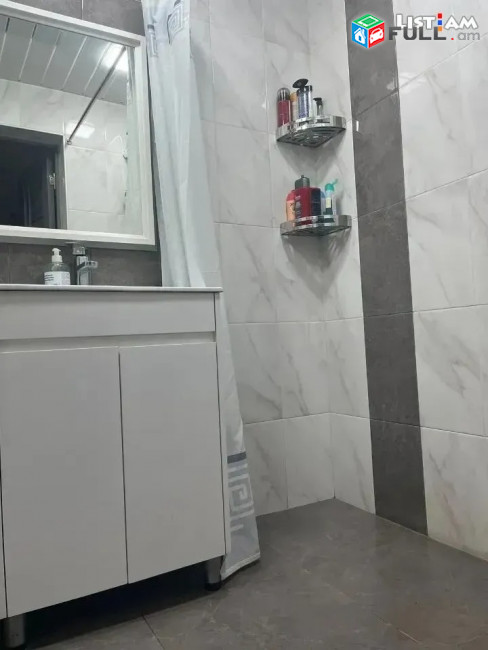Կոդ 3733 Ամիրյան փողոց 3 սենյակ 