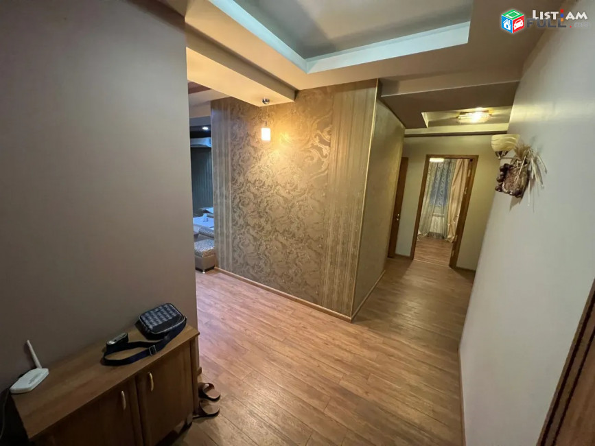 Կոդ 37219  Հանրապետության փողոց 4 սենյակ, 2 սանհանգույց