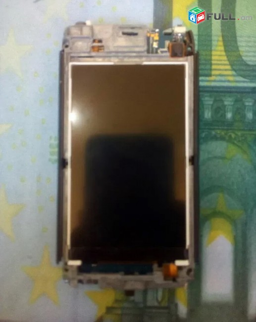 Nokia N8  ekran chinakan