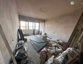 2 սենյականոց բնակարան Ադոնցի փողոցում, 43 քմ, նախավերջին հարկ, քարե շենք