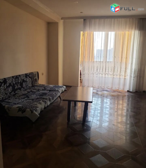 Կենտրոնում տրվում է 3 սենյականոց բնակարան 