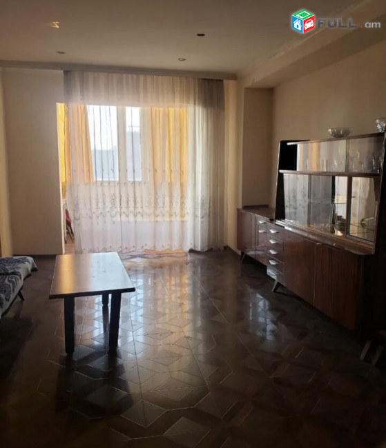 Կենտրոնում տրվում է 3 սենյականոց բնակարան 