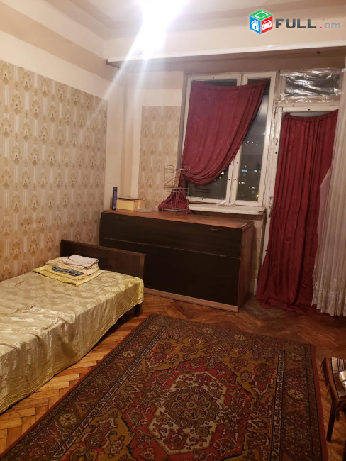 Կենտրոնում տրվում է 3 սենյականոց բնակարան 