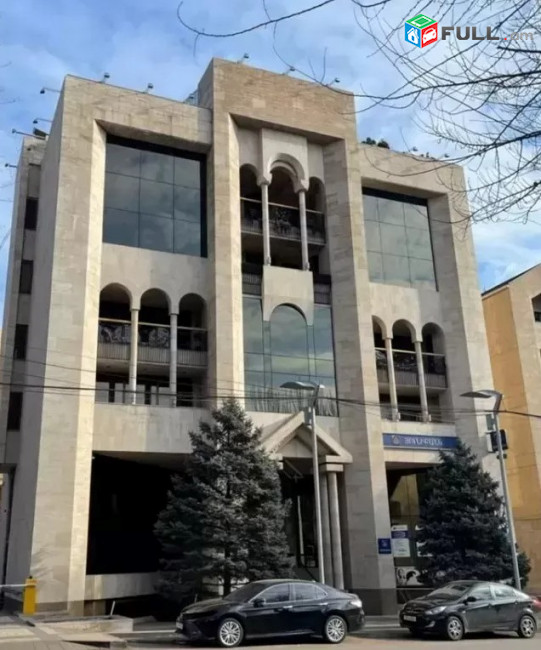 Ալեք Մանուկյան 5 սենյակ 300 քմ հարկ 5/6 Նորակառույց 