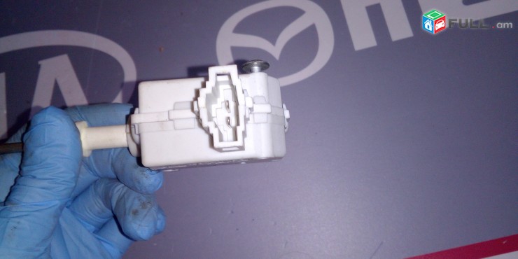 Benzabaki Krishki Zamok Audi Q7 2005-2015, Audi A6 C6 2005-2011 3B0959782A