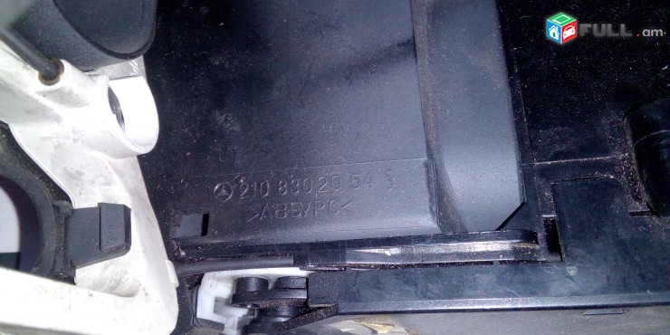 Pecheri luyseri blok Mercedes W202 W210 W208 S210 2108302054