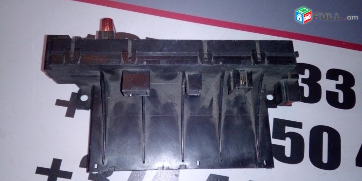 APAHOVICHNERI BLOK Блок предохранителей Mercedes S-W220 LK 080451 51667