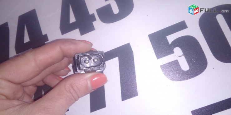 BARDACHOKI LUISI KNOPKA  BMW 3 5 7 31 X5 E39 E46 E60 E61 E83 E90 E90 1388277 61311388277