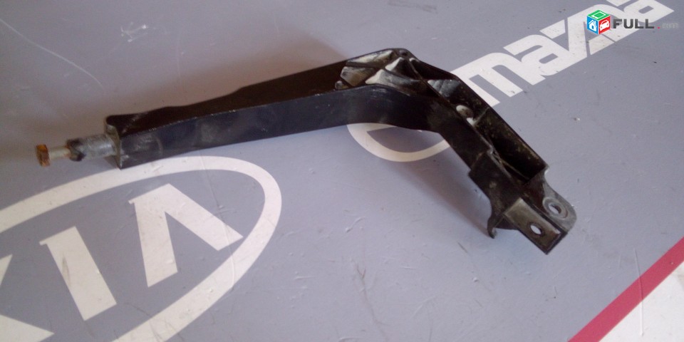 Кронштейн педали газа MERCEDES BENZ W124 (1984-1993)  1243011420