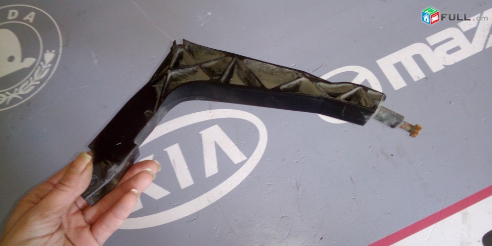 Кронштейн педали газа MERCEDES BENZ W124 (1984-1993)  1243011420