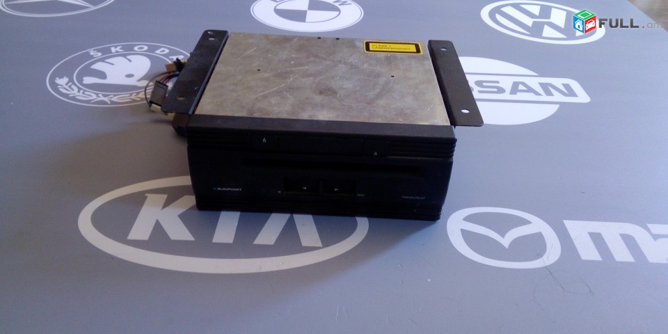 Blaupunkt TravelPilot Navigation Навигация CD-чейнджер BMW 5 E34  Blaupunkt TravelPilot Navigation CHENJER չենջեռ Навигация CD-чейнджер 7612001293