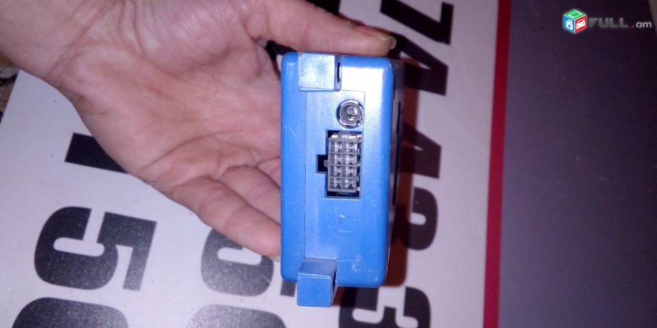 Meqenayi Bluetooth hamakargI BLOK  Parrot CK3100 Meqenai mej Mianum e Cankacac Heraxosi Bluetoothov 