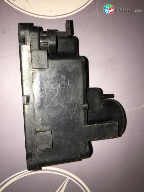 Mercedes-Benz 190E W201 W126 W201 190D 190 E 000 800 03 48 0008000348 vacum Drneri vakum.