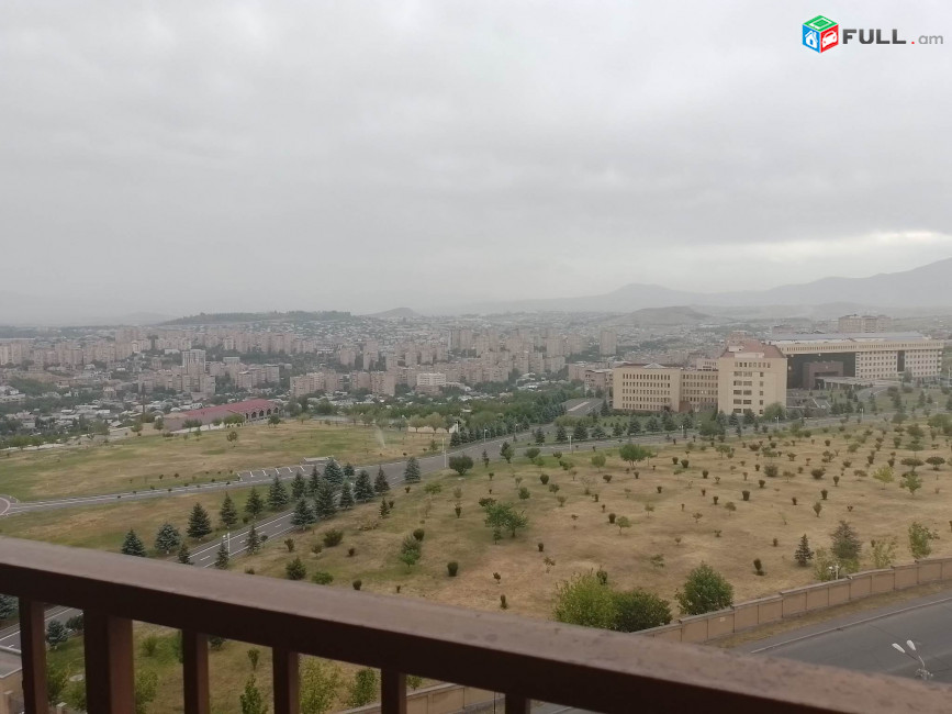 Վաճառվում է Բագրևանդ 4/3, Պաշտ. Նախարարության հարևանությամբ, նորակառույց էլիտար շենքում: Բնակարանը կապիտալ և բարձրակարգ վերանորոգում ունի իր բոլոր հարմարություններով, կահավորված: