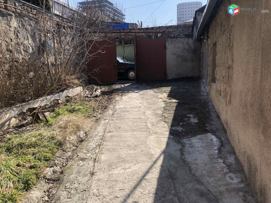 Երևան, Քանաքեռ-Զեյթուն Մ. Ավետիսյան 2-րդ փողոց 58  տուն ընդհանուր քմ 402.15 քմ տան մակերեսը 155.7 ավտոտնակ 18.7 , օժանդակ շինություն 8քմ, կաթսայատուն 4.2քմ 