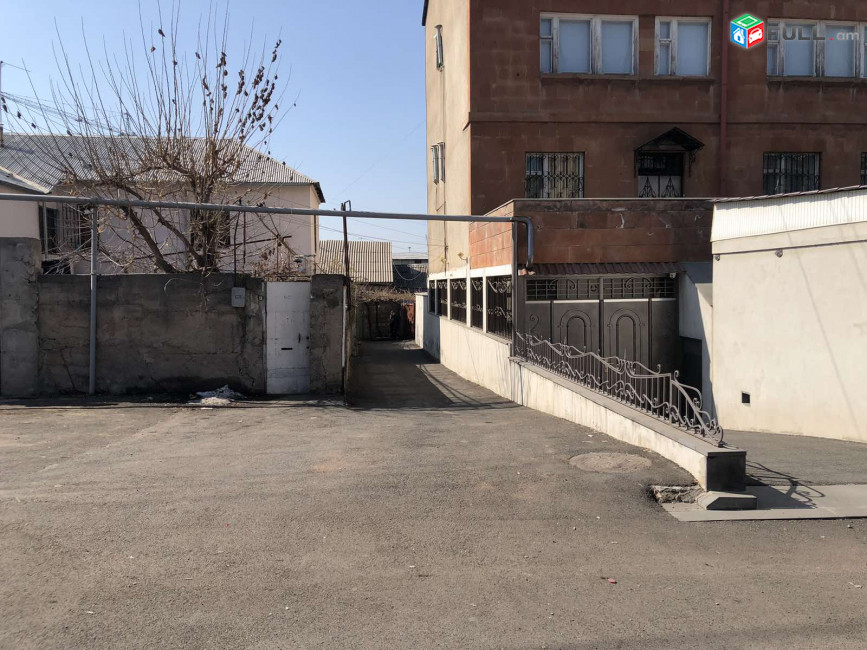 Երևան, Քանաքեռ-Զեյթուն Մ. Ավետիսյան 2-րդ փողոց 58  տուն ընդհանուր քմ 402.15 քմ տան մակերեսը 155.7 ավտոտնակ 18.7 , օժանդակ շինություն 8քմ, կաթսայատուն 4.2քմ 