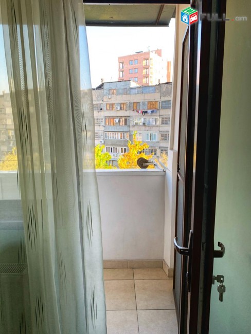 Oravardzov 2+1 senyak Baxramyan Operayi mot