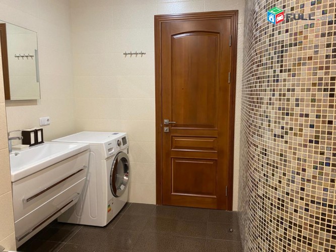 LUXE & MODERN 3 senyak bnakaran Buzand poxoc norakaruyc Kentron erkarajamket