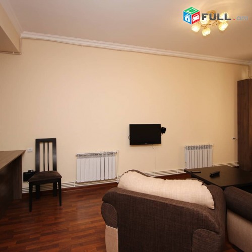 2 senyak, Kentron, Mashtoci poxota, modern & luxe apartment