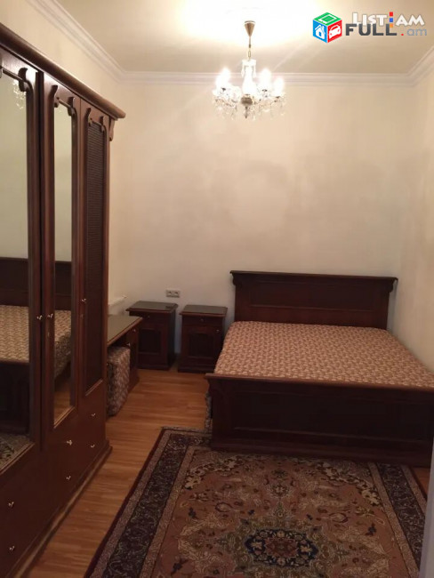 3 սենյականոց բնակարան, Mesrop Mashtots, 81 ք.մ., 2 սանհանգույց, բարձր առաստաղներ, 3/5 հարկ