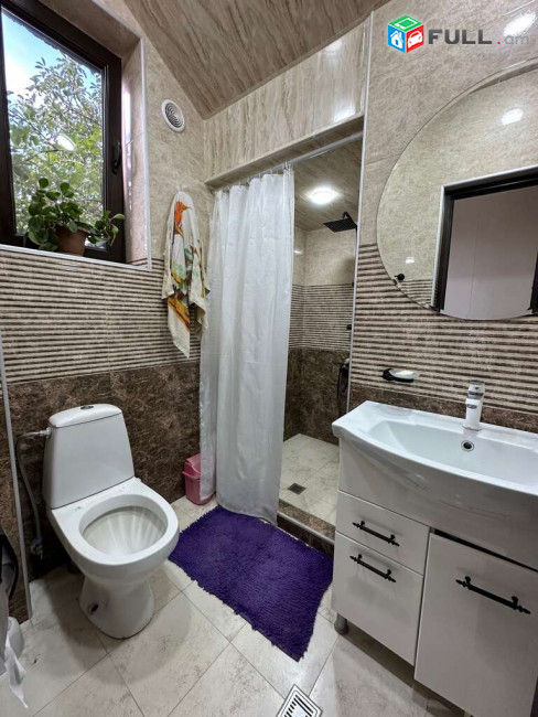 Երկու հարկանի տուն Փարաքարում, 200 ք.մ., 2 սանհանգույց, մասնակի վերանորոգում