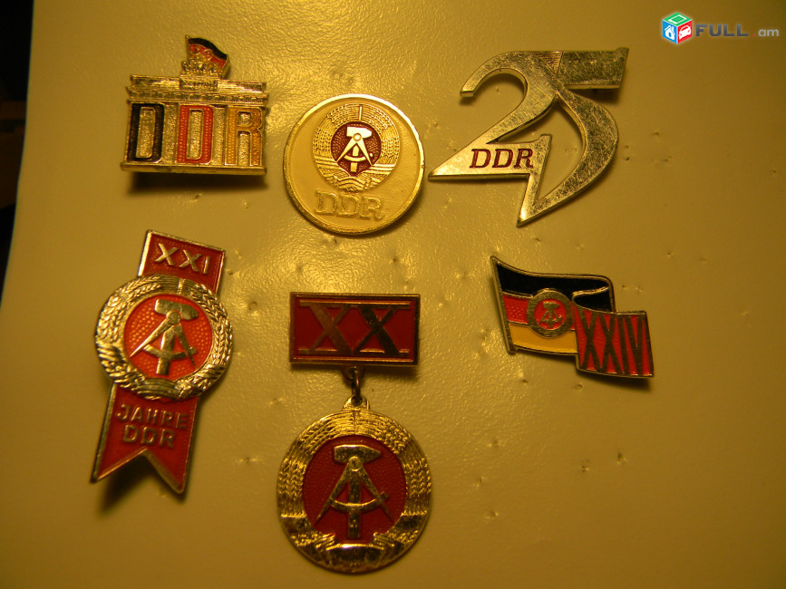 Значок.ГДР-4. DDR (герб), 25 DDR, XXI jahre, XX, XXIV. 6 разных