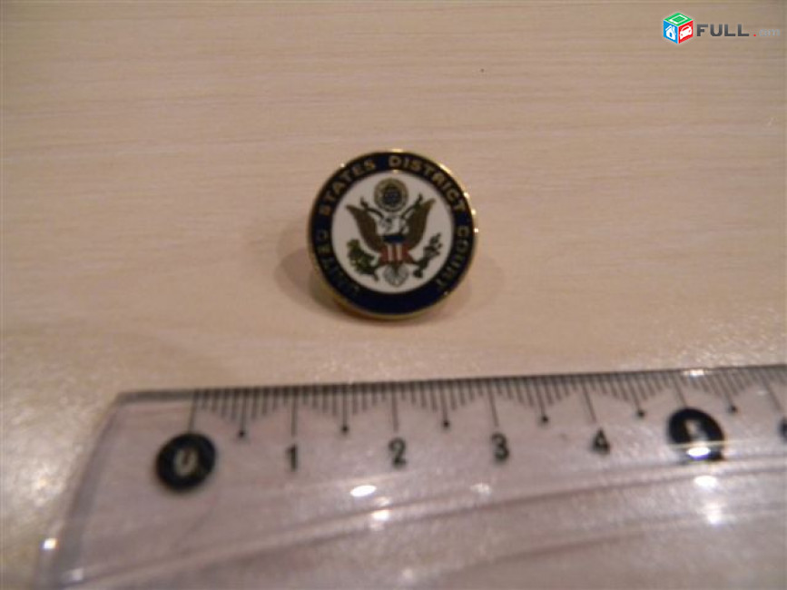 значок.США.	UNITED STATES DISTRICT COURT Окружной суд,	желт,тяж.мет., гор.эмаль, цанга,