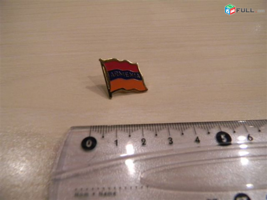значок.Армения.	ARMENIA (флаг Республики),	желт,тяж.мет., гор.эмаль, цанга,	